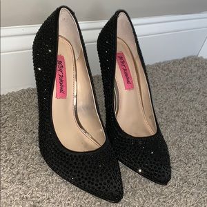 Betsey Johnson black jewel pumps. Worn once! Sz 7